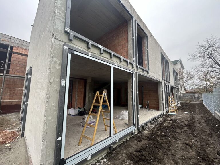 montaj precadre blaugelb Triotherm+ la imobil nZEB Targu Mures 1